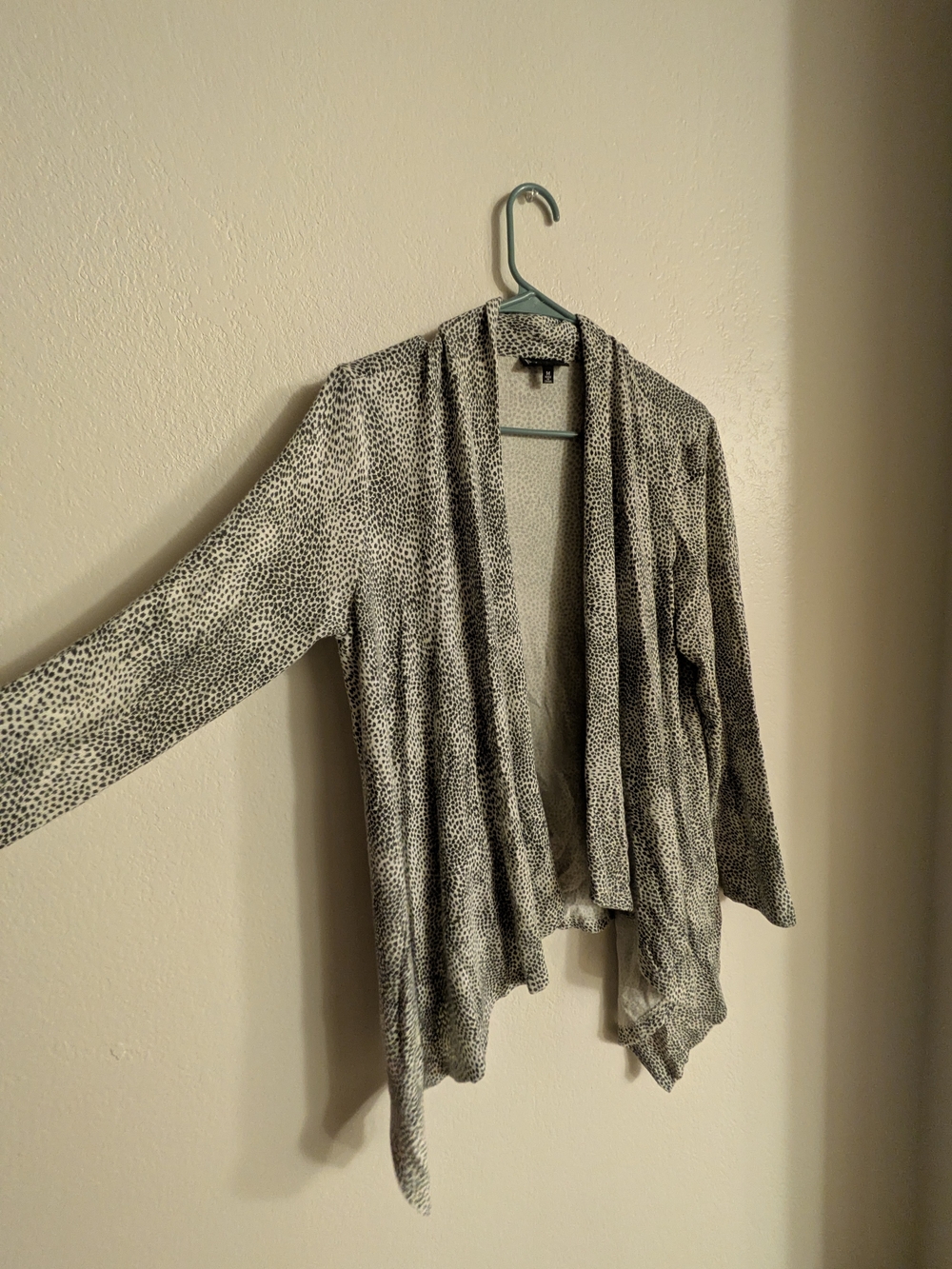 Lightweight Black & White Printed Open-Front Women's Cardigan - Picture 5 of 5